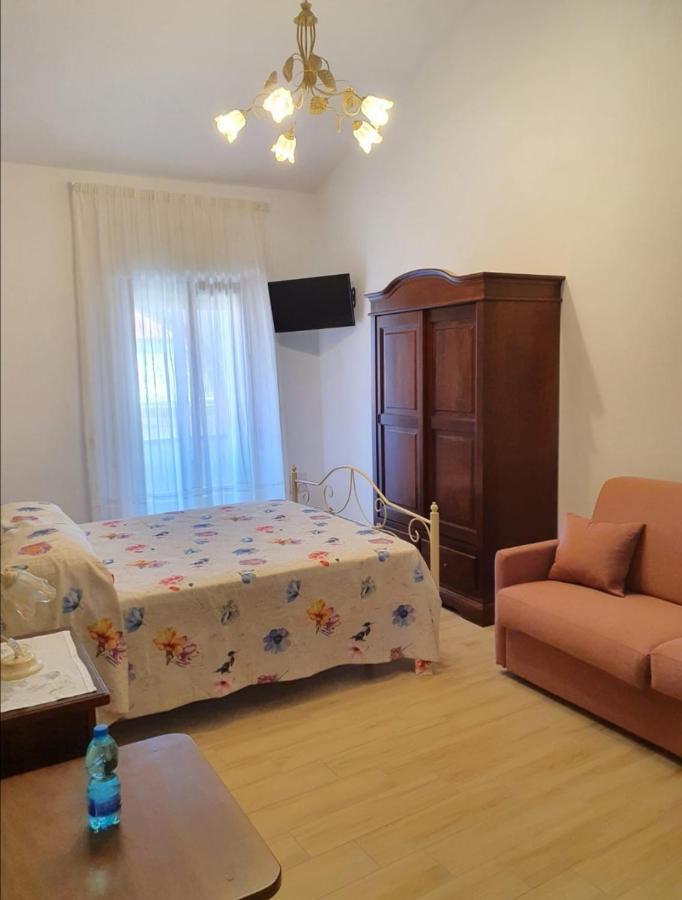 Relax Da Giusy Hotel Vatolla Exterior photo